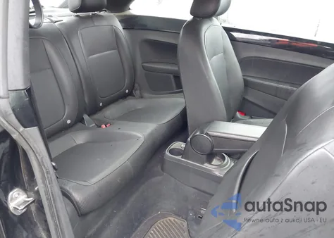 2015 Volkswagen Beetle 1.8T z USA, uszkodzony, nr VIN 3VWJ17AT8FM623288